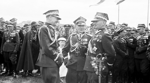  Wręczenie i poświęcenie sztandarów pułkom artylerii na Krakowskich Błoniach 29.05.1938 r. (3)  