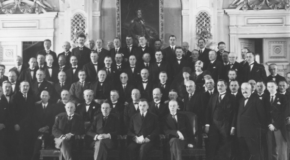  Powitanie nowego prezydenta m.st. Warszawy Zygmunta Słomińskiego przez wyższych urzędników Magistratu 9.07.1927 r.  