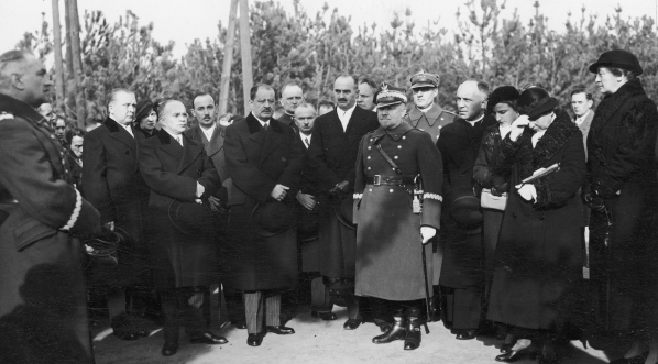  Uroczyste otwarcie w Babicach osiedla im. Aleksandry Piłsudskiej dla weteranów walk o niepodległość 29.10.1934 r.  
