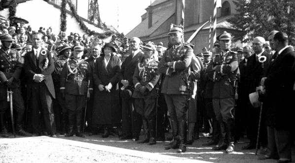  Uroczystość odsłonięcia pomnika Leopolda Lisa-Kuli w Rzeszowie 19.09.1932 r.  
