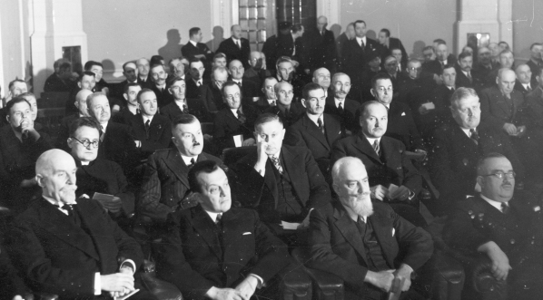  Posiedzenie Warszawskiego Wojewódzkiego Komitetu Pomocy Zimowej Bezrobotnym w sali Resursy Obywatelskiej w Warszawie 22.10.1936 r.  