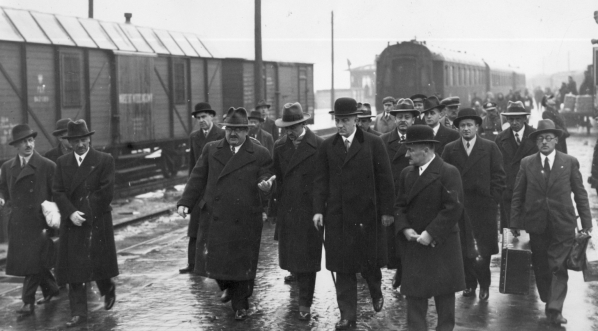  Powrót ministra rolnictwa Bronisława Nakoniecznikow-Klukowskiego po złożeniu wizyty na Węgrzech 26.03.1934 r. (2)  