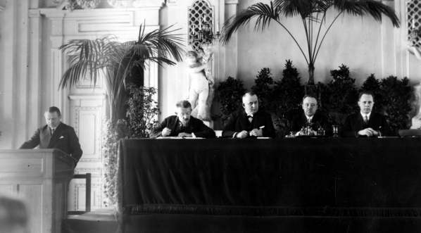  Plenarne posiedzenie likwidacyjne Międzyministerialnej  Komisji do Zbadania Zagadnień Turystyki w Warszawie w 1931 roku.  