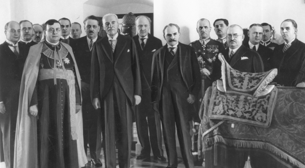 Wizyta prymasa Węgier kardynała Jusztiniána Györga Serédi w Krakowie w sierpniu 1933 roku.   