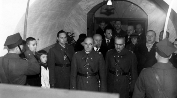  Uroczystości związane z piętnastą rocznicą śmierci prezydenta RP Gabriela Narutowicza w Warszawie, 16.12.1937 r.  