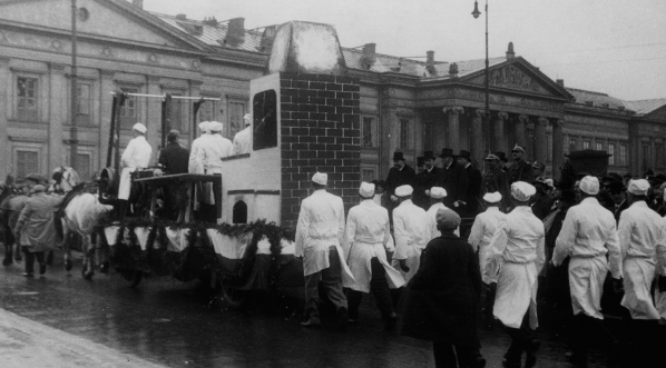  Uroczystość odsłonięcia pomnika Jana Kilińskiego na placu Krasińskich w Warszawie, 19.04.1936 r.  
