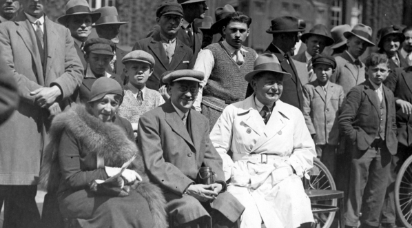  Marian Dąbrowski z żoną Michaliną i red. Janem Stankiewiczem w Zakopanem, maj 1932 roku.  