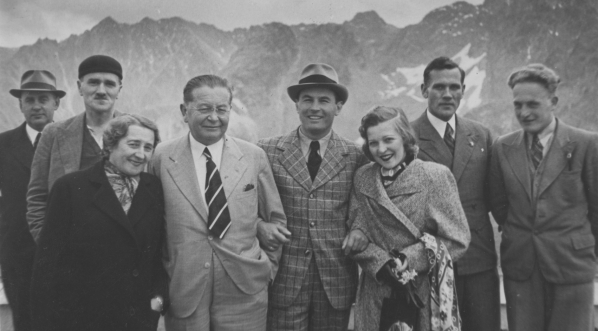  Jan Kiepura z żoną Martą Eggerth podczas pobytu w Zakopanem, 1938 rok.  