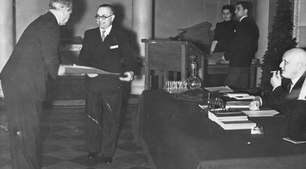  Uroczystość wręczenia dyplomów Grand Prix Wystawy Paryskiej, przyznanych uczelniom sztuk pięknych w Polsce, Warszawa 15.04.1939 r.  