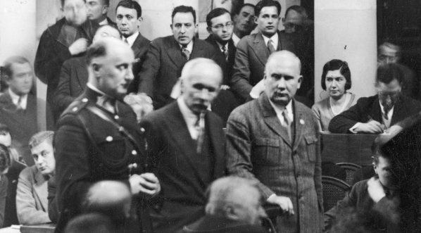  Proces brzeski w Sądzie Okręgowym mieszczącym się w pałacu Paca przy ulicy Miodowej 15 w Warszawie.  