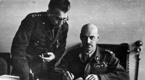  Gen. Władysław Anders i płk. Leopold Okulicki.  