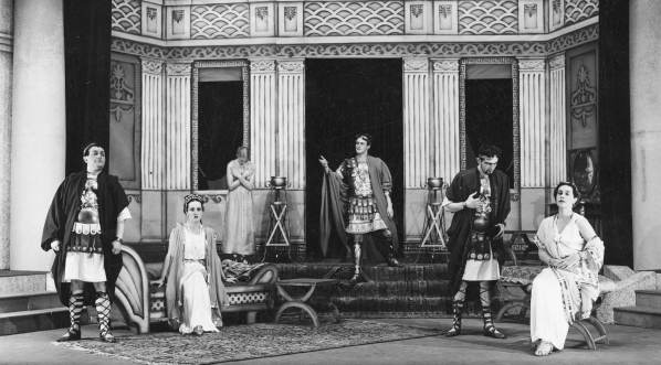  Przedstawienie "Ligia" w Teatrze im. Stanisława Wyspiańskiego w Katowicach w listopadzie 1936 roku.  