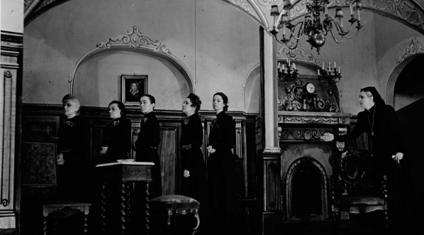  Sztuka "Burza w domu panien" w Teatrze Komedia w Warszawie we wrześniu 1941 roku.  