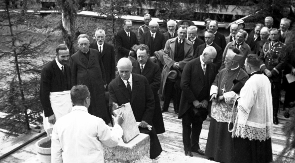  Uroczystość poświęcenia kamienia węgielnego pod budynek nowej siedziby Biblioteki Jagiellońskiej w Krakowie w czerwcu 1931 roku.  