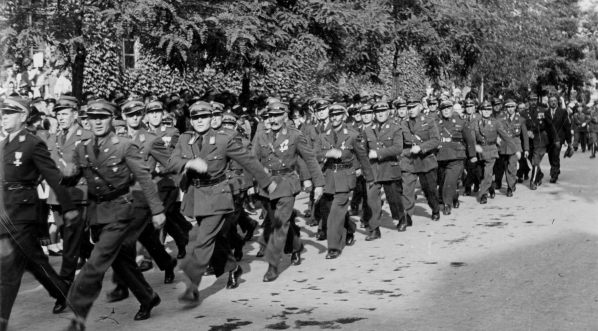  Pogrzeb posła Wojciecha Korfantego w Katowicach w sierpniu 1939 roku.  