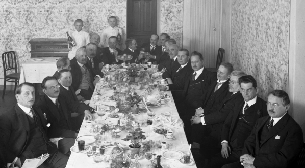  Posiedzenie Klubu  Okrągłego Stołu w Krakowie  w 1926 roku.  