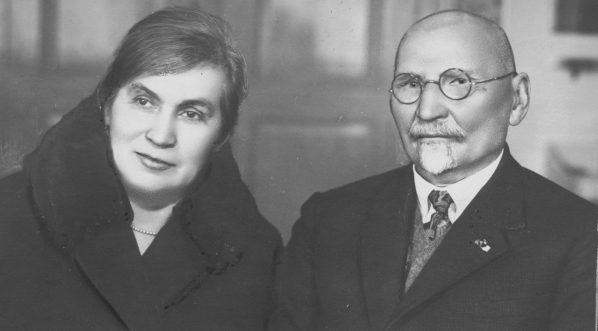  Leon Wyczółkowski, artysta malarz i grafik z żoną Franciszką.  