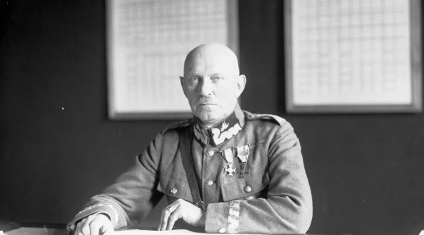  Stanisław Szeptycki, generał broni WP.  