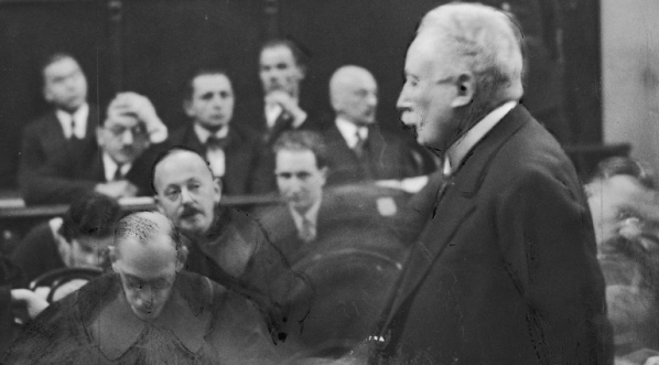  Proces brzeski w Sądzie Okręgowym mieszczącym się w pałacu Paca przy ulicy Miodowej 15 w Warszawie.  