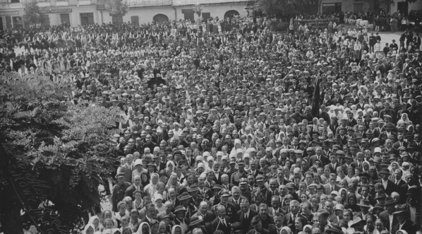  Władysław Orkan z żoną na uroczystości jubileuszowej 30-lecia pracy twórczej w 1927 roku.  