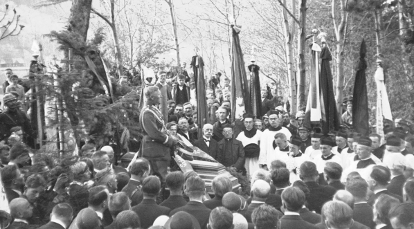  Przewiezienie zwłok Władysława Orkana z Krakowa do Zakopanego w 1931 roku.  