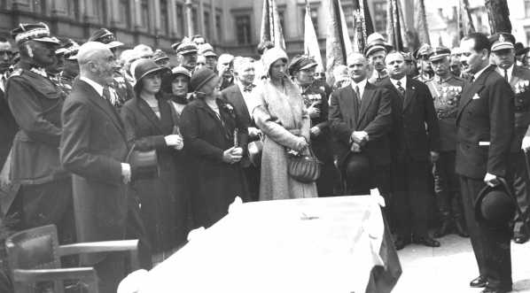 Uroczystość poświęcenia sztandaru Związku Inwalidów Wojennych RP w Warszawie, lipiec 1930 roku.  