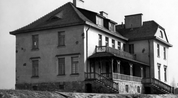  Dom Jarosława Iwaszkiewicza w Podkowie Leśnej.  