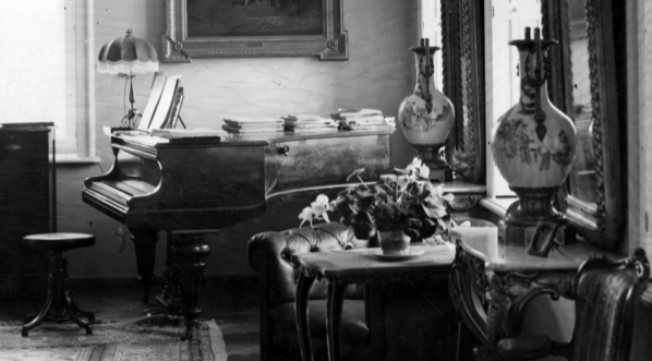  Dom Jarosława Iwaszkiewicza w Podkowie Leśnej.  