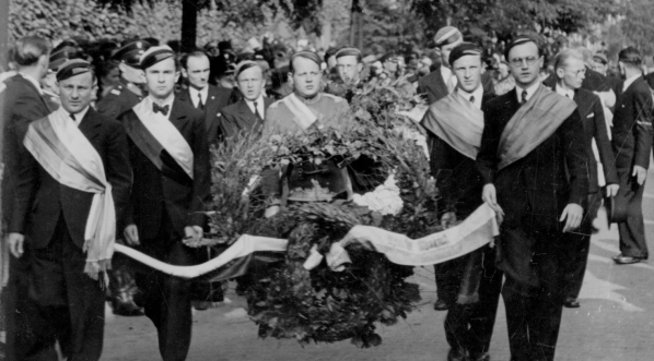  Pogrzeb posła Wojciecha Korfantego w Katowicach w sierpniu 1939 roku.  