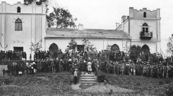  Uroczystość ku czci Gabrieli Zapolskiej w Kiwercach w maju 1932 roku.  