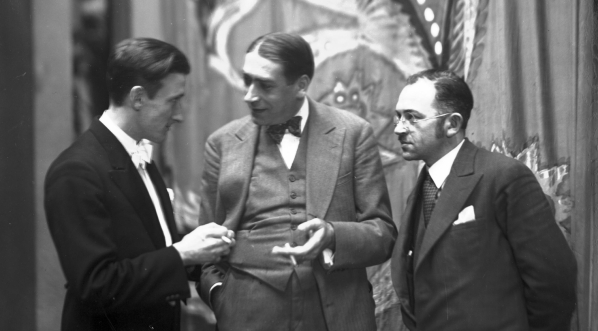  Artyści Teatru Bagatela w Krakowie w listopadzie 1930 roku.  