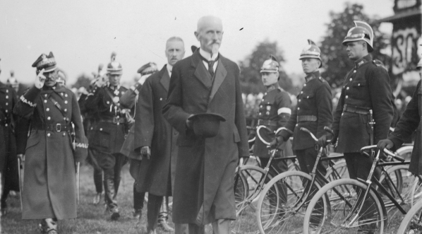  Obchody w Warszawie zorganizowane w 10 rocznicę utworzenia służb bezpieczeństwa we wrześniu 1925 roku.  