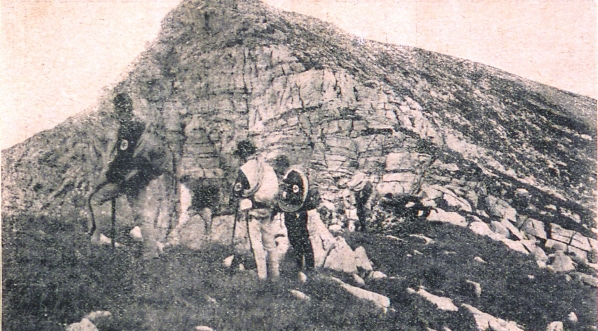  "Straż Ratunkowa w wyprawie po Aldonę Szystowską. Przeszukiwanie rozpadlin w Krzesalnicy."  