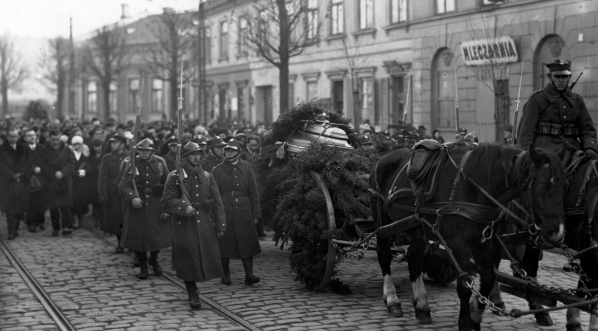  Pogrzeb Artura Oppmana w 1931 roku.  