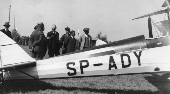  Uroczystość otwarcia lotniska w Nowym Targu w sierpniu 1930 roku.  