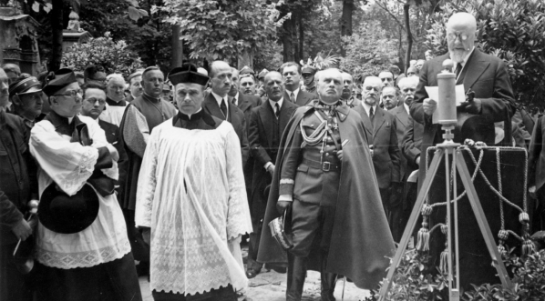  Pogrzeb marszałka Sejmu Stanisława Cara w Warszawie w czerwcu 1938 roku.  