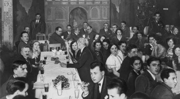  Gwiazdka w Państwowej Szkoły Sztuk Zdobniczych i Przemysłu Artystycznego w Poznaniu w styczniu 1934 roku.  