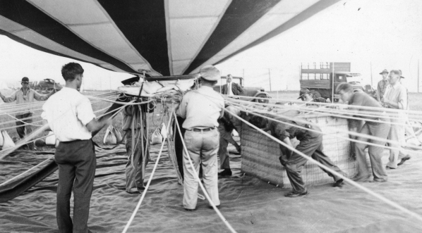  Rozpoczęcie Międzynarodowych Zawodów Balonowych o Puchar Gordona Bennetta na lotnisku Curtiss Wright w Glenviev (Illinois) k/ Chicago 2.09.1933 r.  