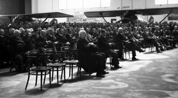  Święto 2 pułku lotniczego w Krakowie w maju 1931 roku.  