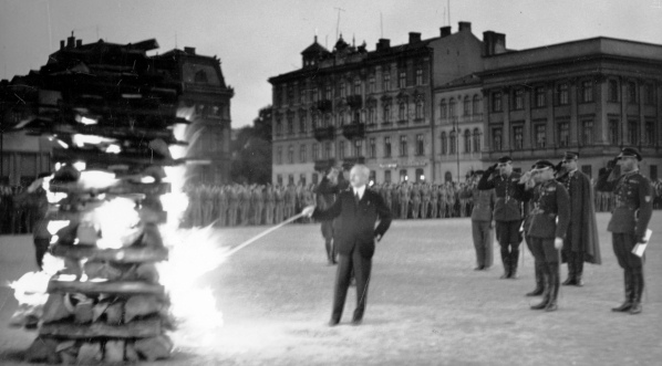  Pierwsza rocznica śmierci Marszałka Polski Józefa Piłsudskiego, maj 1936 roku.  