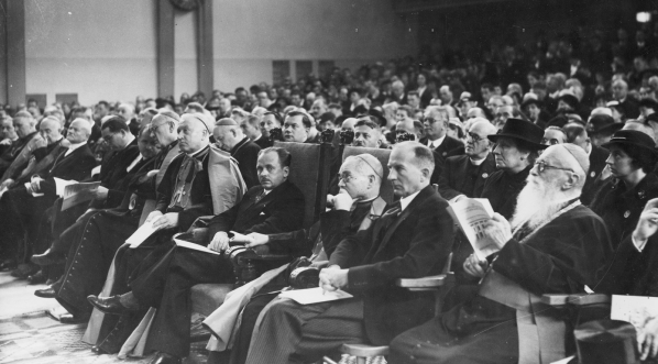  XXI Międzynarodowy Kongres Antyalkoholowy w Warszawie we wrześniu 1937 roku.  