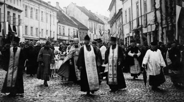  Ingres arcybiskupa metropolity wileńskiego Romualda Jałbrzykowskiego we wrześniu 1926 roku.  