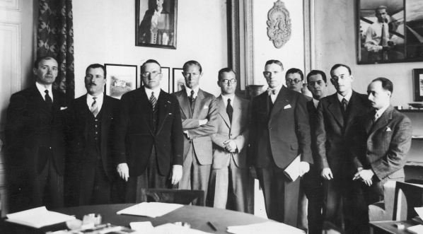  Międzynarodowa konferencja w Aeroklubie RP w Warszawie w sprawie Międzynarodowych Zawodów Samolotów Turystycznych (Challenge 1934).  