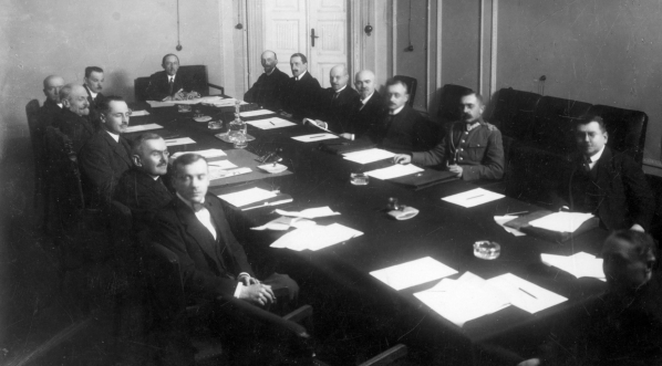  Posiedzenie gabinetu Leopolda Skulskiego w 1919 roku.  