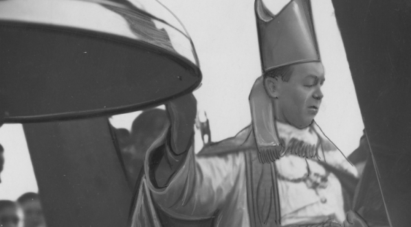   Konsekracja dzwonu w kościele w Luboniu w marcu 1939 roku.   