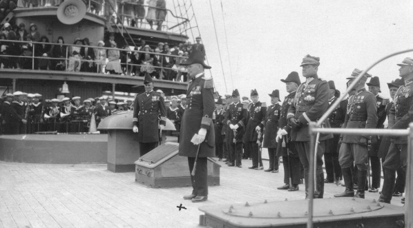  Promocja w Szkole Podchorążych Marynarki Wojennej w Gdyni w 1937 roku.  