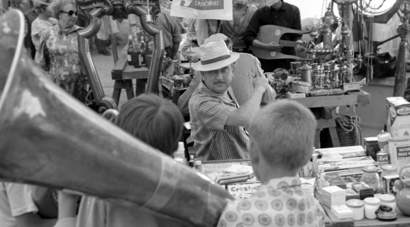  Bogdan Baer  podczas kręcenia filmu Hieronima Przybyła "Miliona za Laurę" z 1971 roku.  