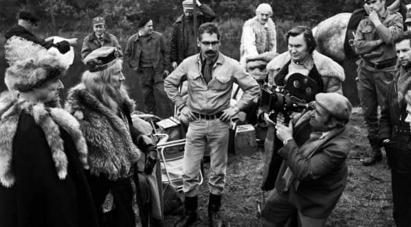  Na planie filmu Ewy i Czesława Petelskich "Kazimierz Wielki" z 1975 roku.  