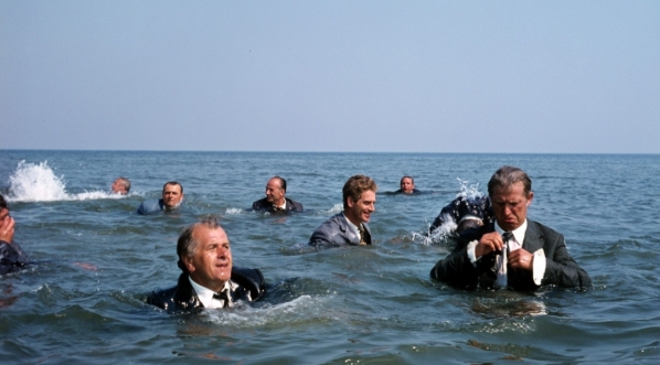  Wacław Kowalski i Józef Nowak w filmie Jerzego Ziarnika "Niebieskie jak Morze Czarne" (1971).  