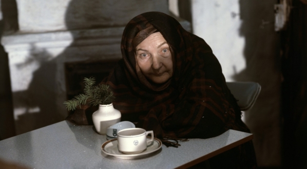  Wanda Łuczycka w filmie Janusza Zaorskiego "Awans" z 1974 roku.  